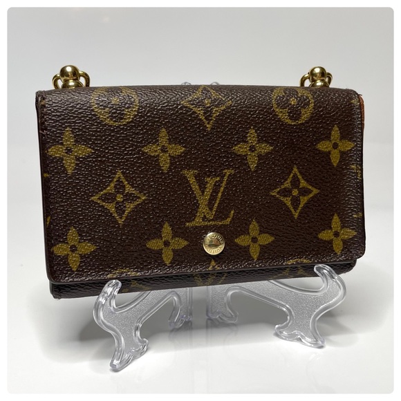 Louis Vuitton Tresor Wallet Crossbody - Picture 3 of 12